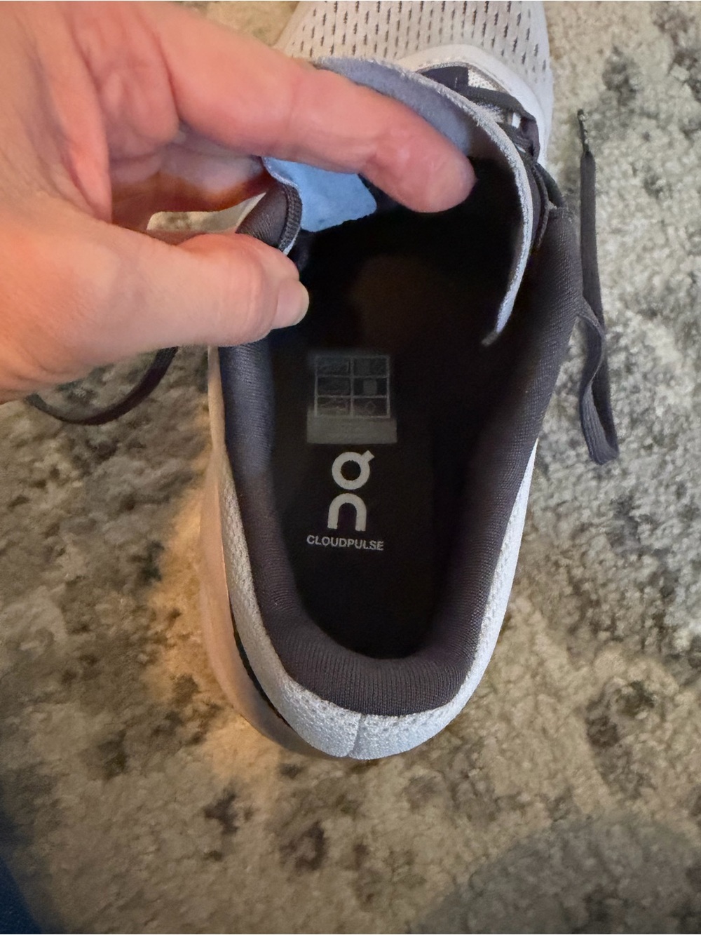 On Running Cloudpulse Women’s Shoes 6.5 - Picture 5 of 6